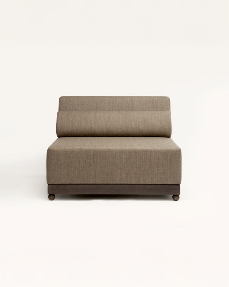 Louis-armchair-bespoke-Francesco-Balzano-Kolkhoze-1