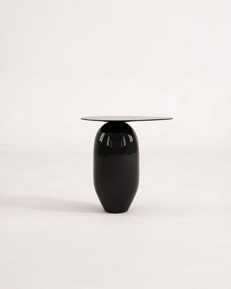 Maen-gueridon-I-Martin-Masse-Kolkhoze (1)