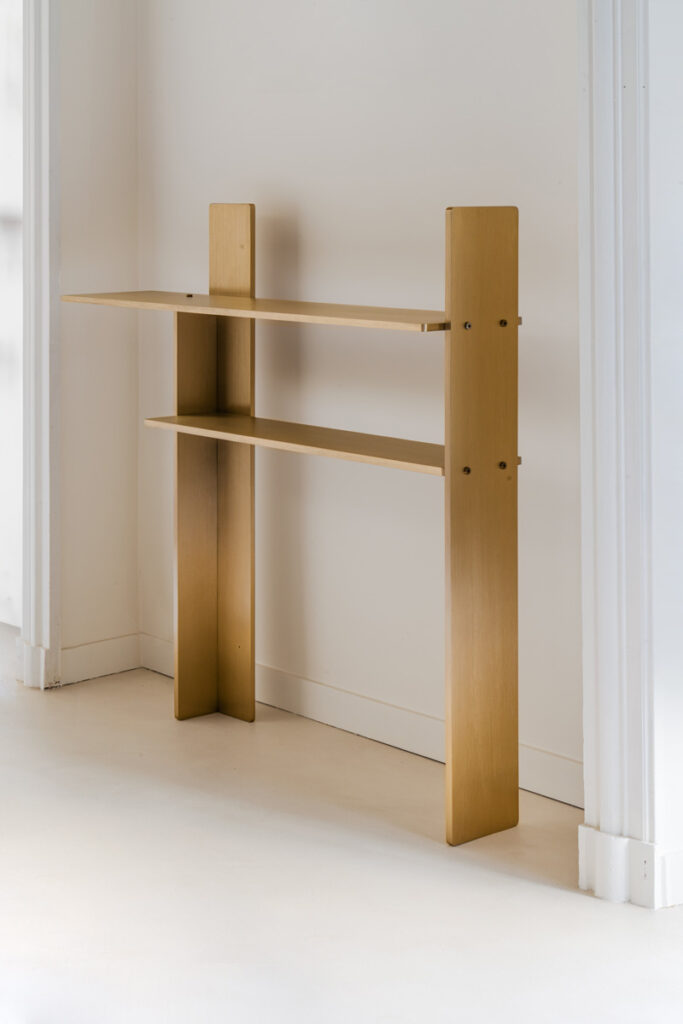 Bulloch Console B Console - Kolkhoze