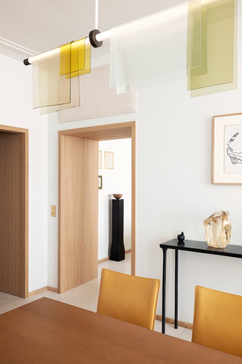 Console-with-apple-Victor-Guedy-Kolkhoze-13