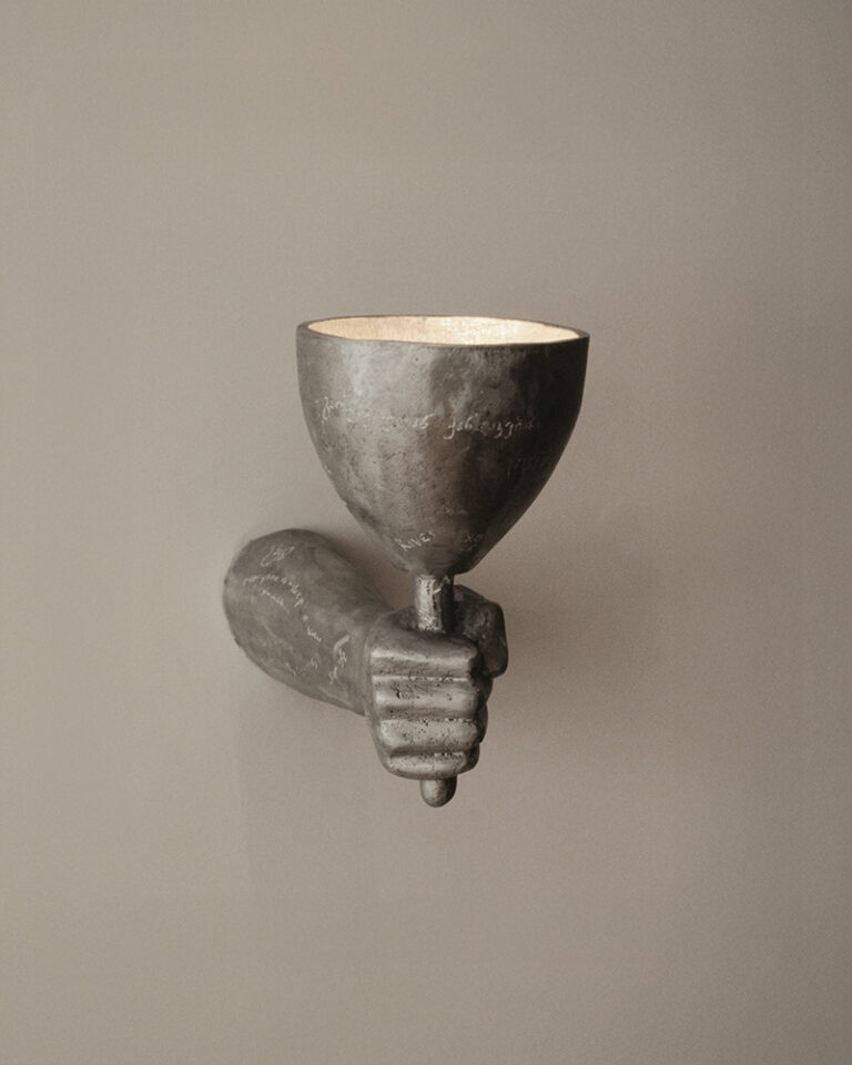 Cast-shadow-sconce-Rooms-Kolkhoze_2-Récupéré