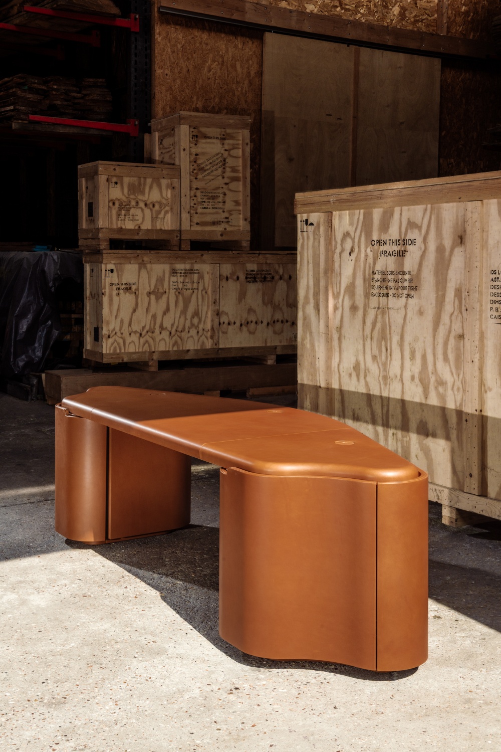 Ippico-II-leather-desk-Martin-Masse-kolkhoze