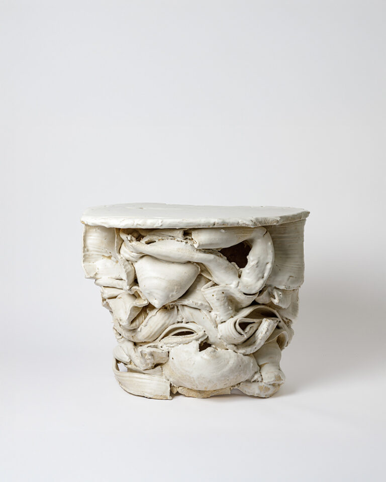 Patrcik-Crulis-gueridon-emaille-blanc-Kolkhoze