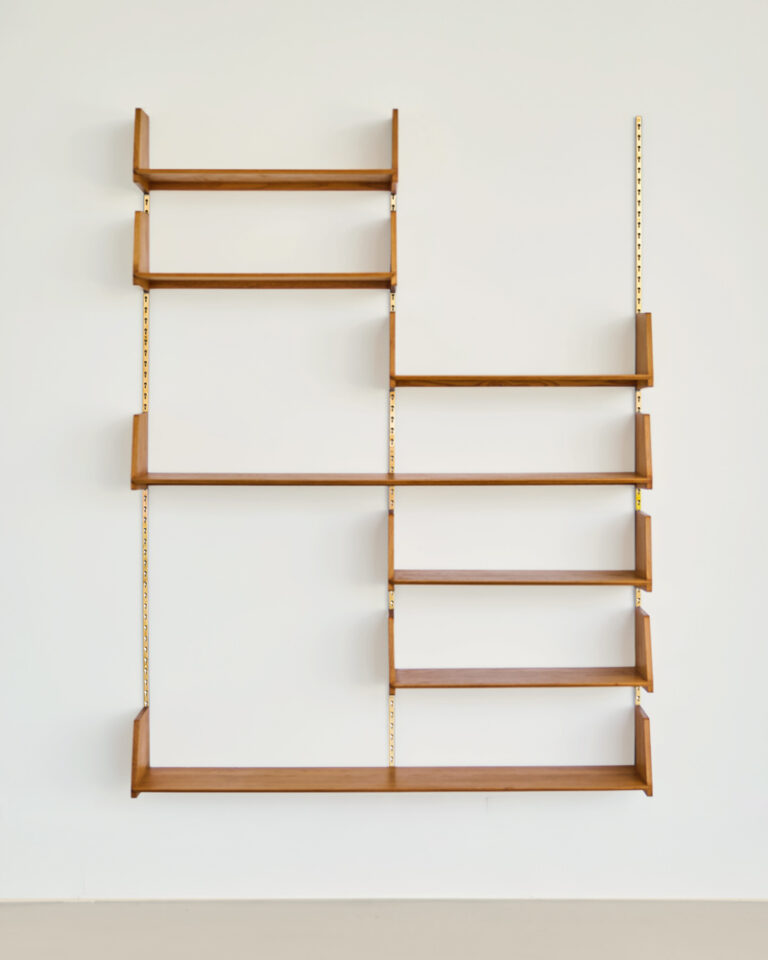 Shelves-E_gold_Marcel-Gascoin_H_Kolkhoze_1
