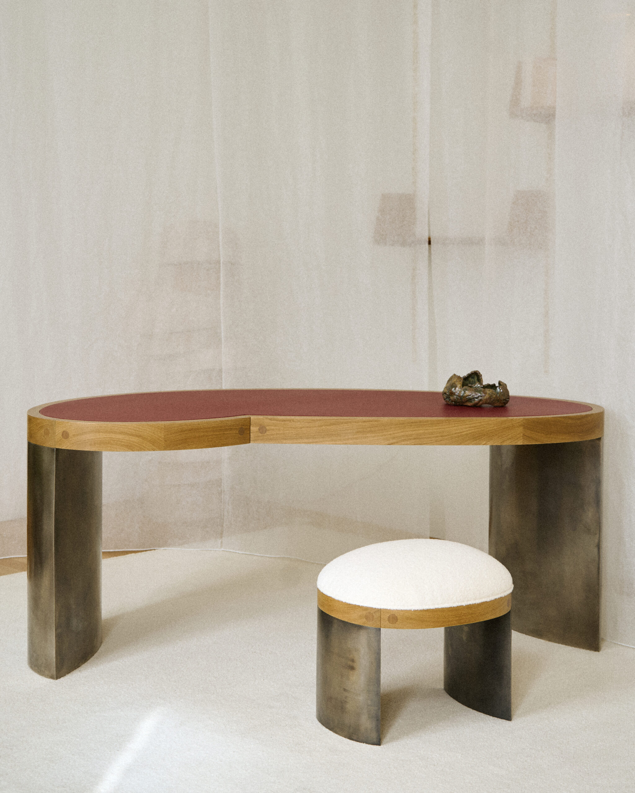 Baby-kong-desk-stool-hayung-park-kolkhoze @lesnoyshum (4)