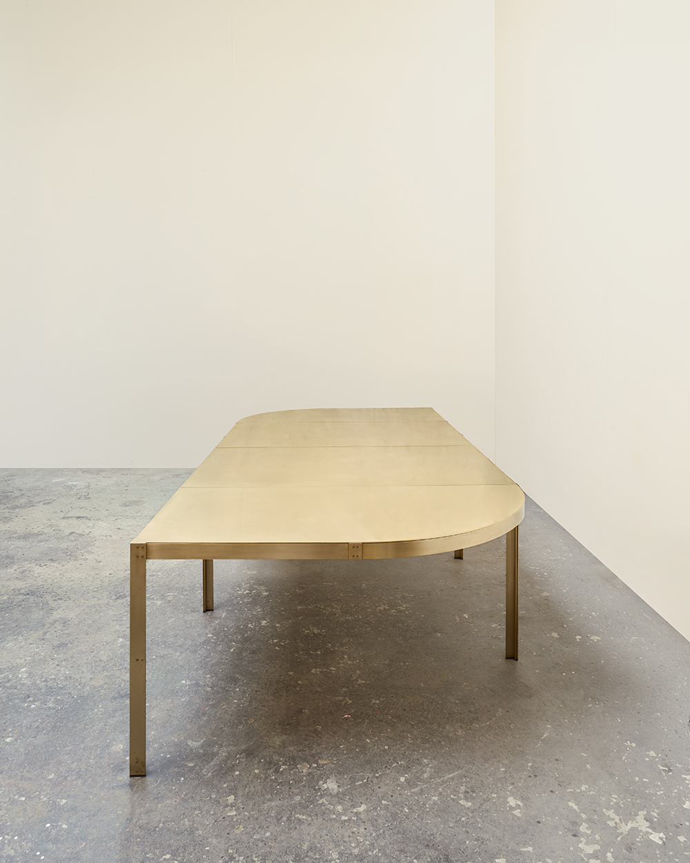 KO-table-thomas-Lemut-Kolkhoze-1
